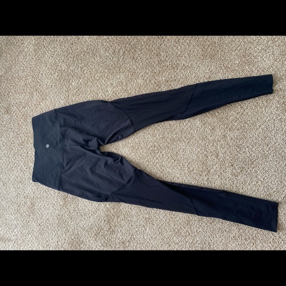 Black Lululemon Tights, size 6. Perfect for the gym or on the go. - Picture 2 of 4